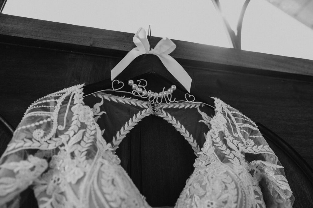 Bride hanger